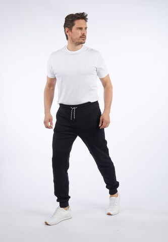 HECHTER PARIS Tapered Trousers in Black