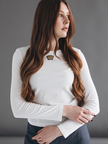 Top 'Royal Touch' di RADADA in bianco: frontale