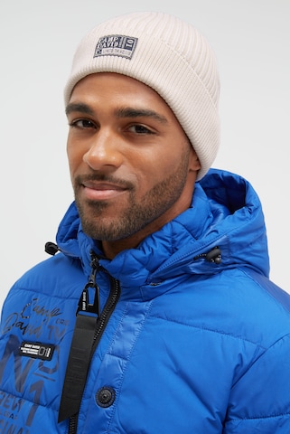 CAMP DAVID Beanie in White: front