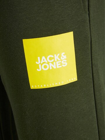 Jack & Jones Plus تابيرد سراويل 'Gordon Lock' بلون أخضر