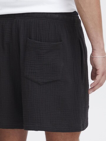 Regular Pantalon chino ' Iain ' !Solid en noir