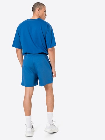 ABOUT YOU Limited Regular Shorts 'Corin' in Blau