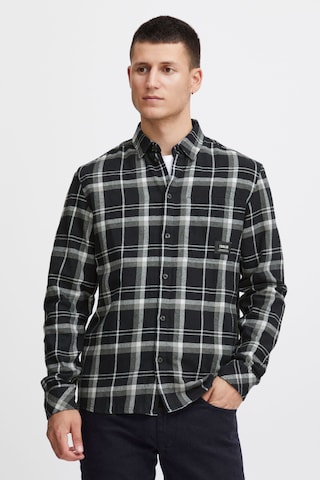 !Solid Regular fit Button Up Shirt in Black: front