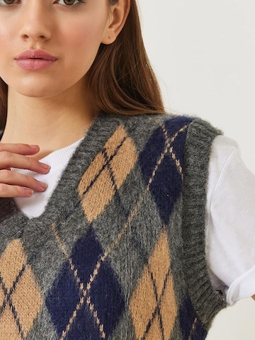 Pullover di Bianco Lucci in grigio