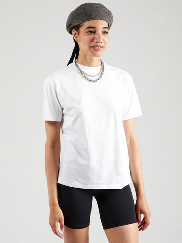 T-shirt Trendyol en blanc : devant