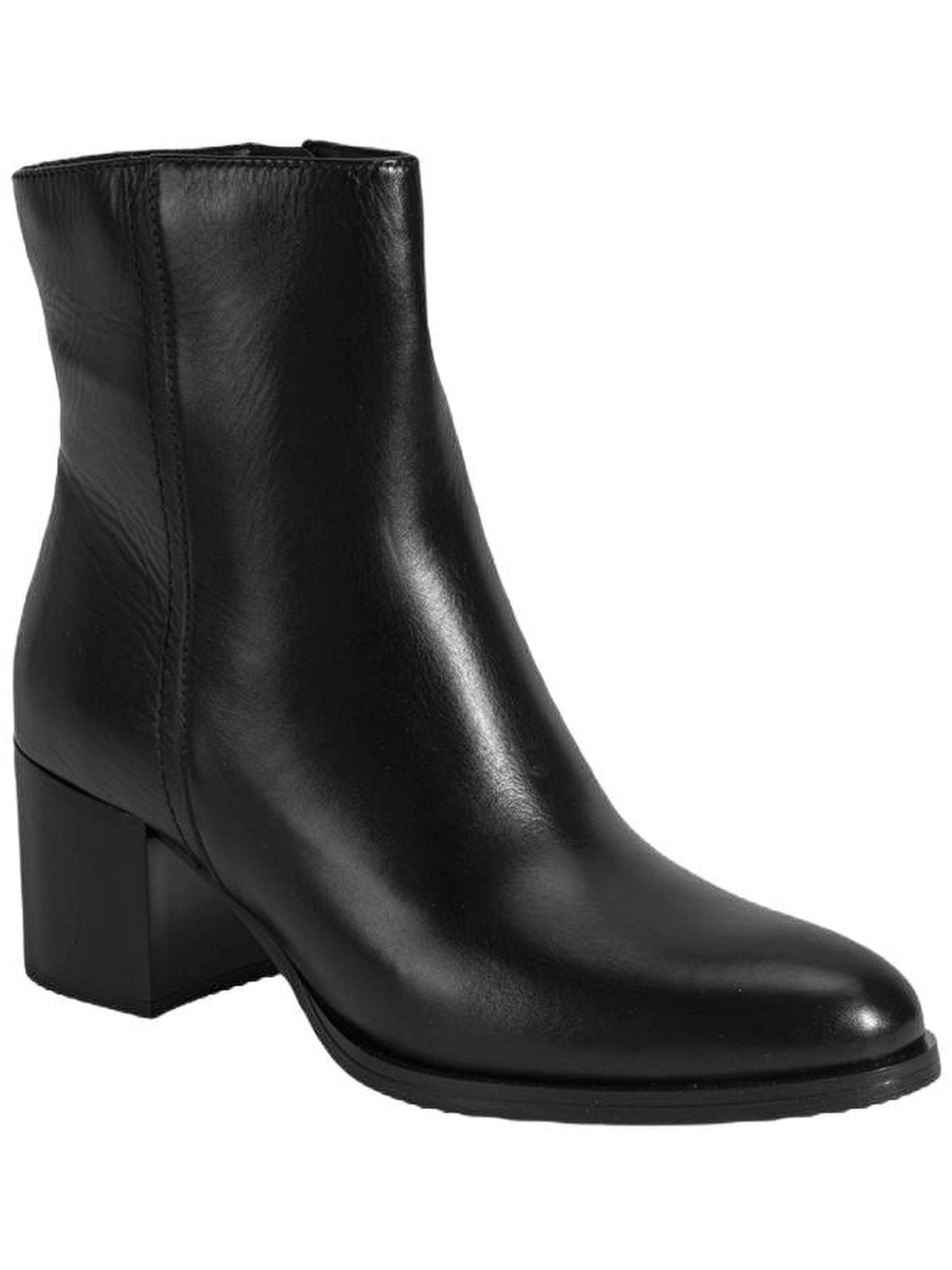 Desa Boots in Black