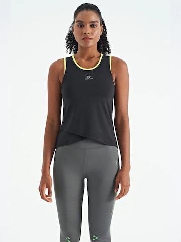 Top sportivo di Tommy Life in nero: frontale