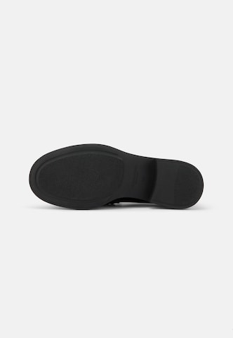VAGABOND SHOEMAKERS Classic Flats 'FREYA' in Black
