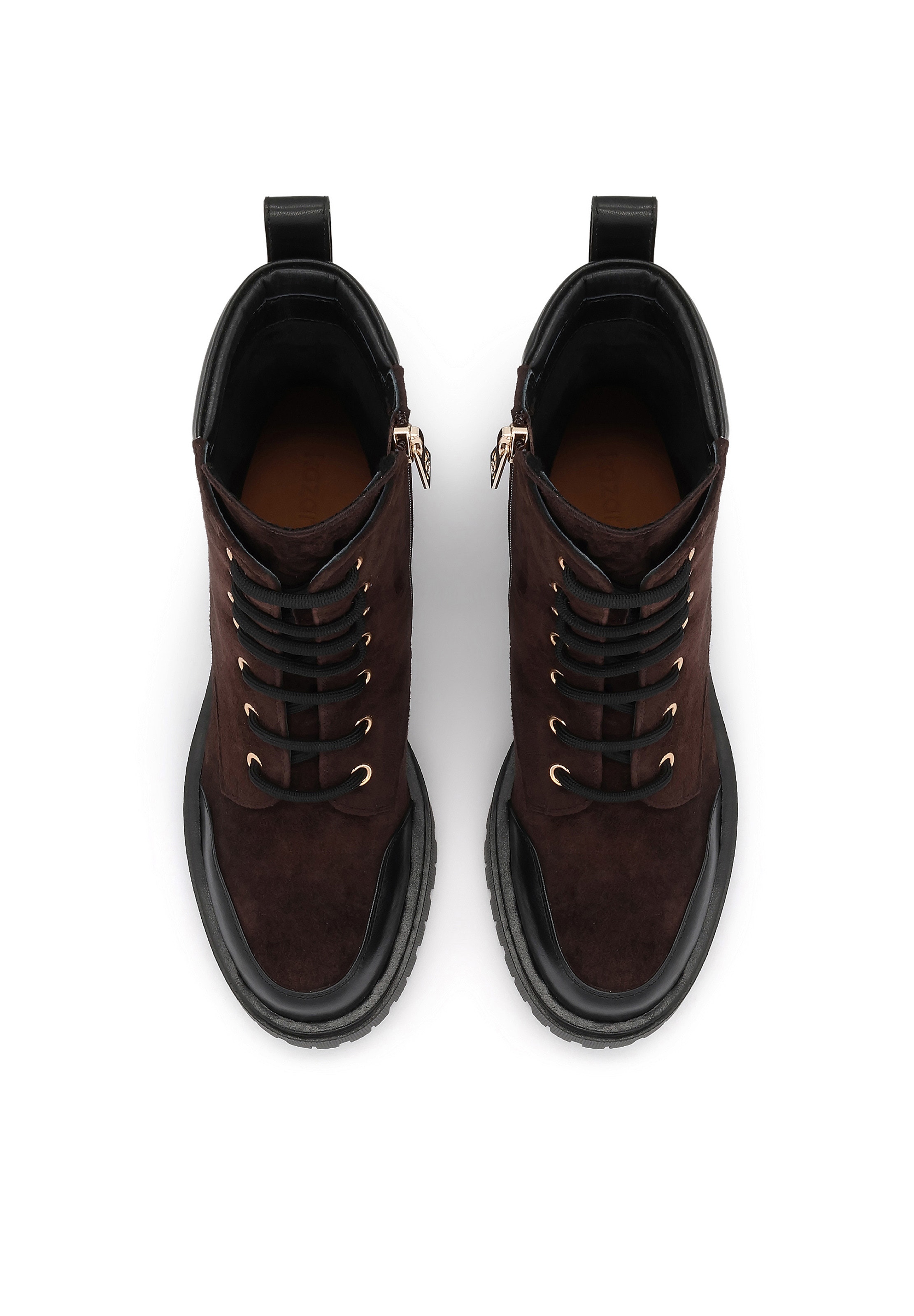 Ghete cu șireturi de la Kazar pe maro