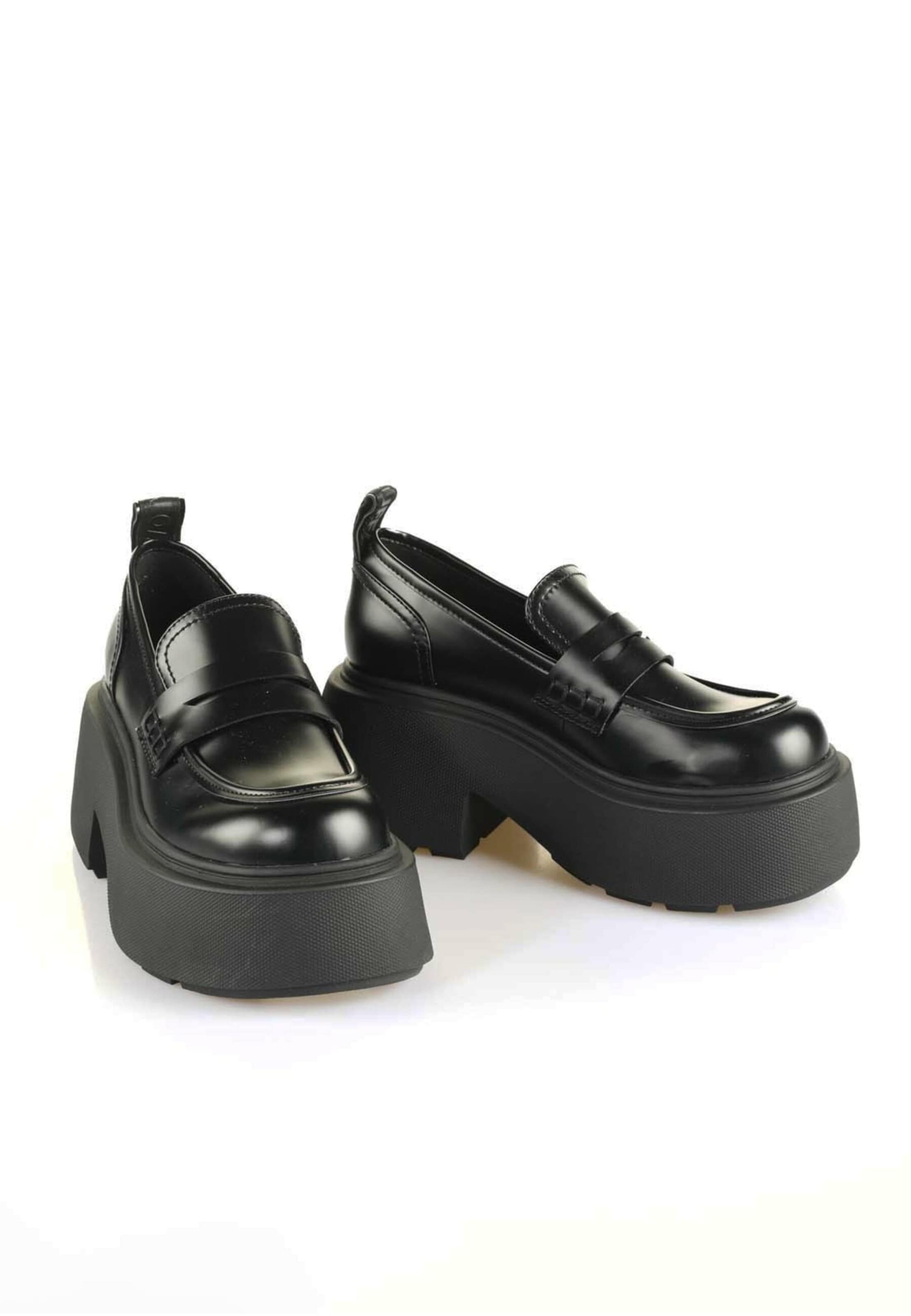 BUFFALO Slipper 'Vicious', värv must