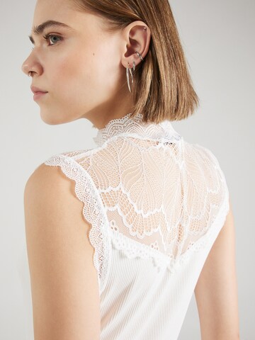 ABOUT YOU Top 'Dakota' in White