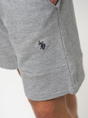 U.S. POLO ASSN. regular Bukser 'Carsten' i grå