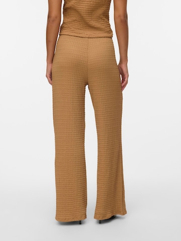 VERO MODA - Pierna ancha Pantalón 'VMLINA' en marrón