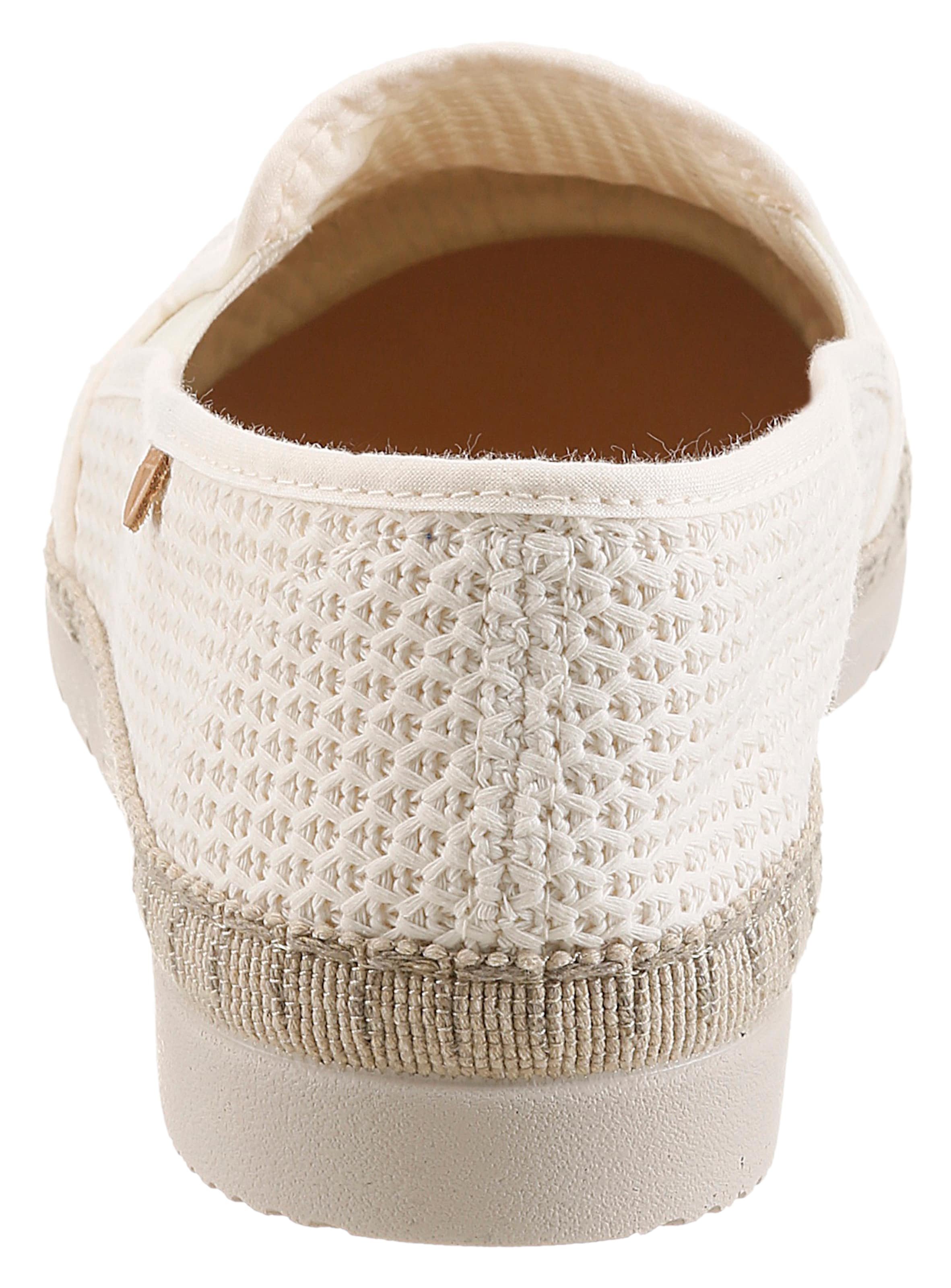 VERBENAS Classic Flats in White