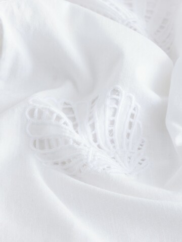 balta Next Palaidinė