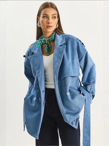 Bianco Lucci Between-seasons coat in Blue