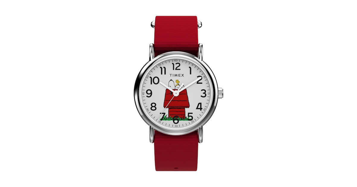 TIMEX Uhr ' Timex x Peanuts® Weekender Snoopy Dancing ' in Rot | ABOUT YOU