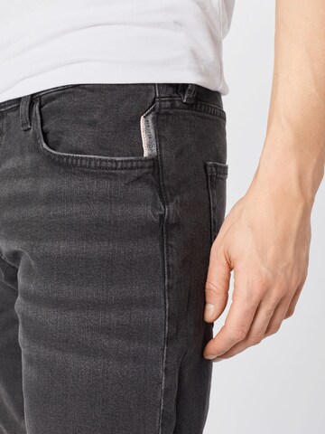 ESPRIT Regular Jeans in Zwart