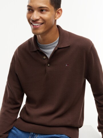 Tommy Jeans - Pullover 'ESSENTIAL' em castanho: frente
