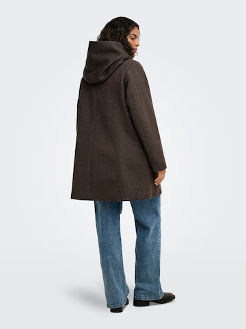 Manteau mi-saison 'SEDONA' ONLY Carmakoma en marron