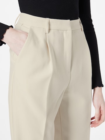 BRUUNS BAZAAR Tapered Pleated Pants 'Cindy Dagny' in White