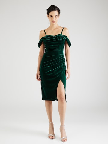 Rochie de cocktail de la Lipsy pe verde: față