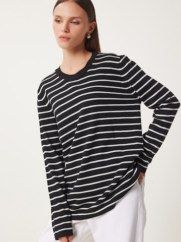 Happiness İstanbulPulover - crna boja