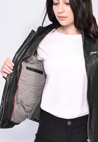 MUSTANG Between-season jacket ' Amilia ' in Black
