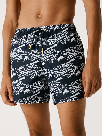 Red Bull Racing x Pepe Jeans Badeshorts in Blau: Vorderseite