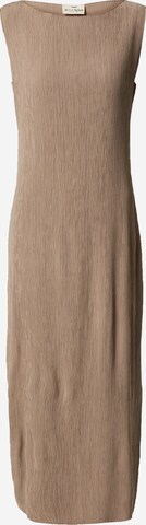 A LOT LESS Dress 'Amalia' in Brown: front