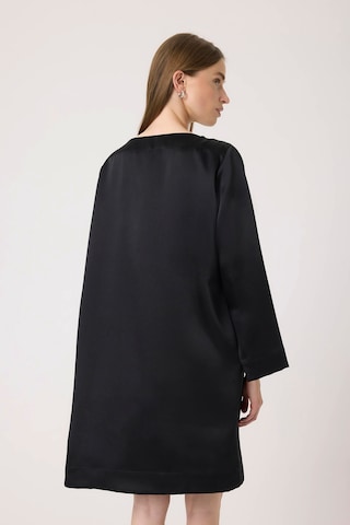 SOAKED IN LUXURY Jurk in Zwart