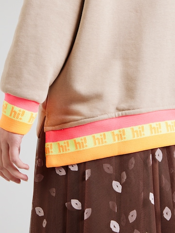 miss goodlifeSweater majica 'Hi!' - bež boja