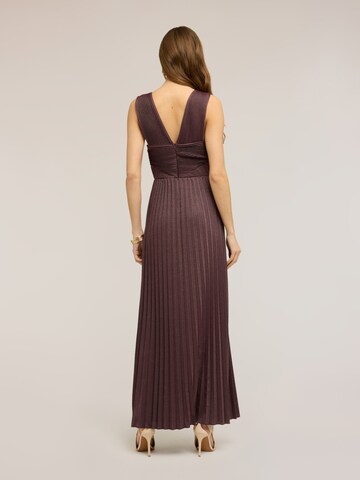 MOTIVI Dress in Red