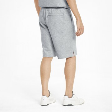 PUMA Regular Sportshorts in Grau