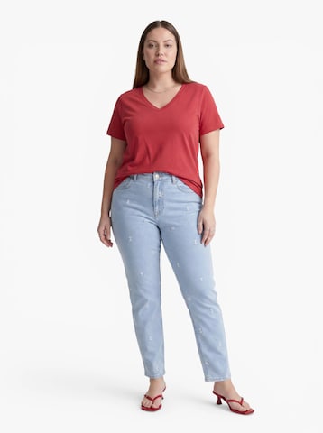 Tricou 'CARALISON' de la ONLY Carmakoma pe roșu