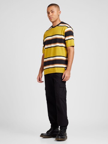 Levi's Skateboarding T-Shirt in Gelb
