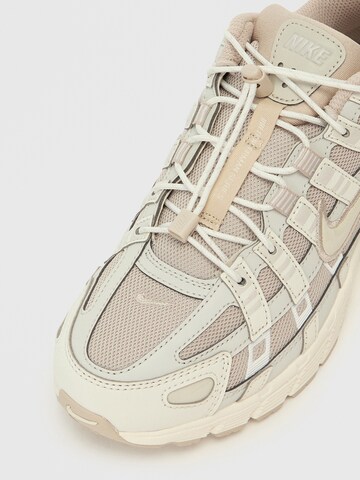 Sneaker bassa 'P-6000' di Nike Sportswear in beige