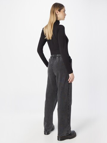 Loosefit Pantaloni 'Jacinta' de la ELLESSE pe negru