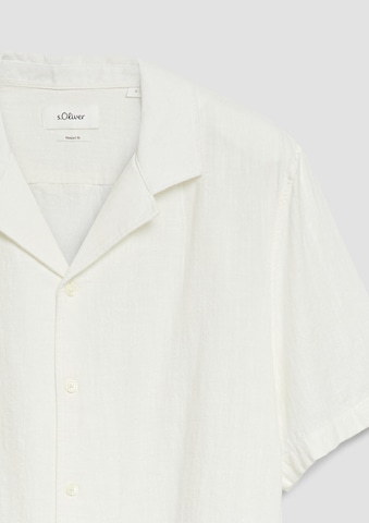 Coupe regular Chemise s.Oliver en blanc