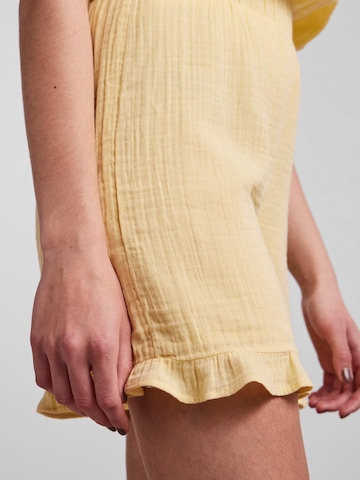 PIECES Regular Pants 'Lelou' in Yellow