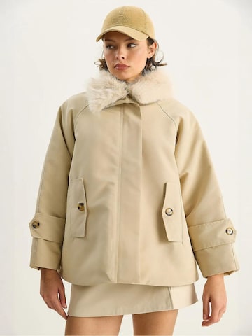 Bianco Lucci Mantel in Beige