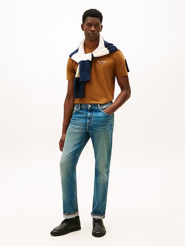 Maglietta 'BRAND LOVE' di TOMMY HILFIGER in marrone