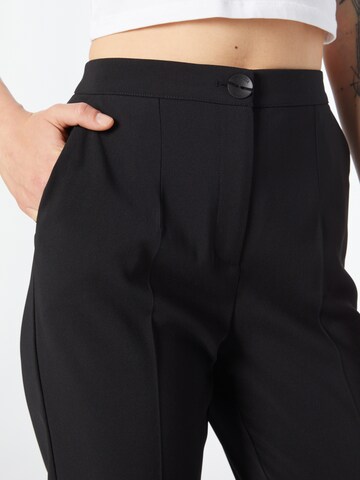 regular Pantaloni con piega frontale di PATRIZIA PEPE in nero