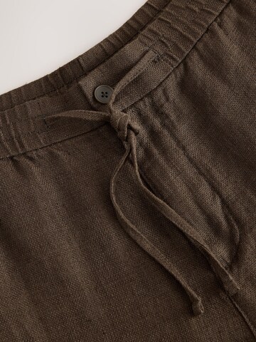 Next Loosefit Hose in Braun