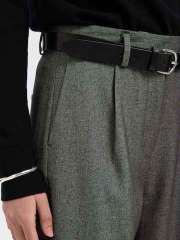 Largi Pantaloni cutați de la SELECTED pe negru