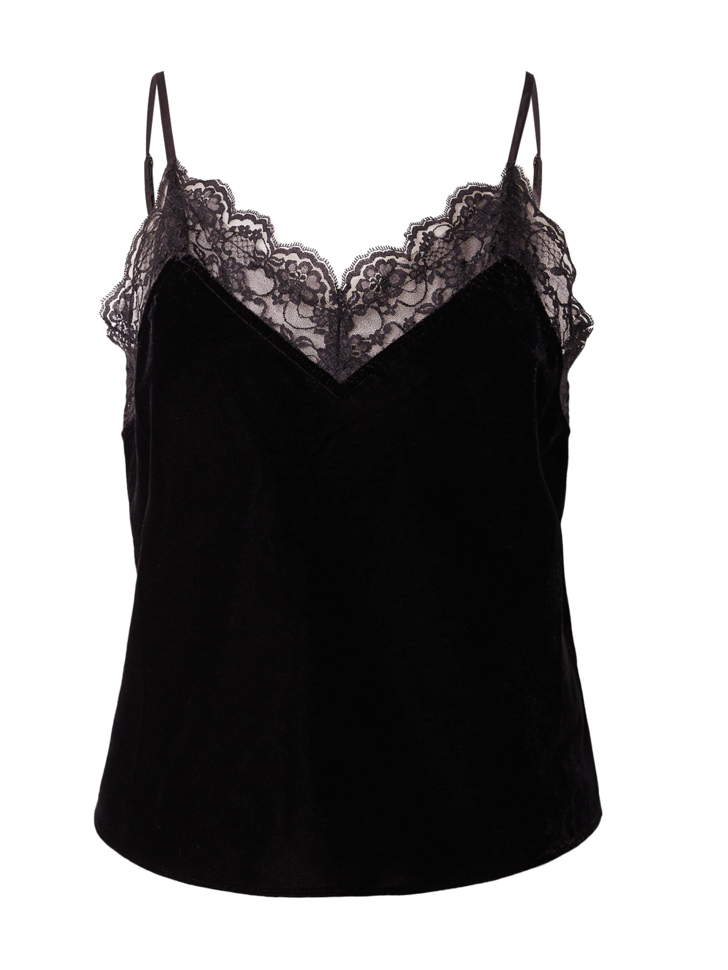 GAP Τοπ σε μαύρο: μπροστά