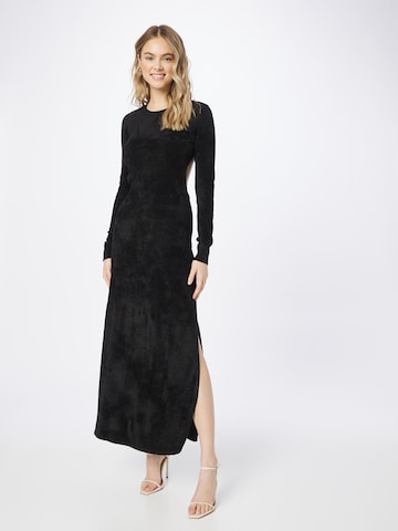 FRAME Φόρεμα σε μαύρο: μπροστά