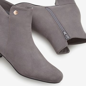 LASCANA Ankle Boots in Grey