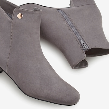 LASCANA Stiefelette in Grau