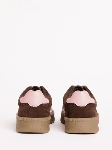 Sneaker low de la Friends Like These pe maro